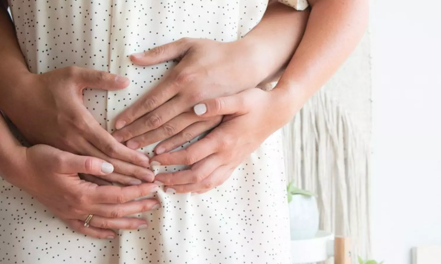 You are currently viewing Paths to Recovery: Study Examining Surgical Options for Non-Severe Cesarean Scar Defects