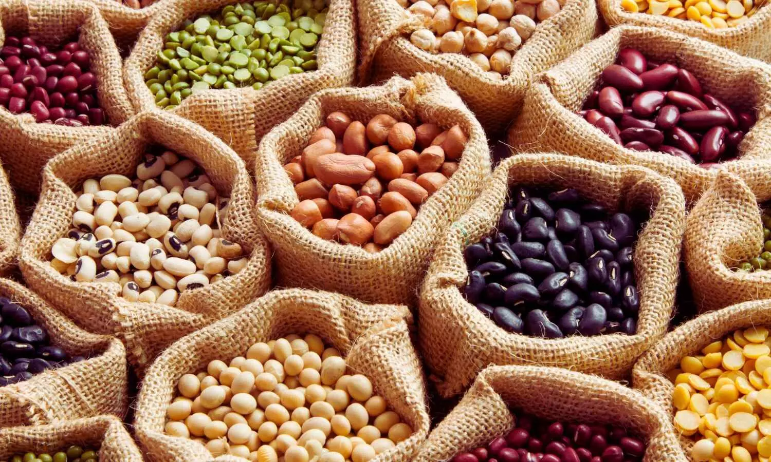 You are currently viewing Eating More Legumes and Cutting Red/Processed Meat Boosts Men’s Health, reveals study