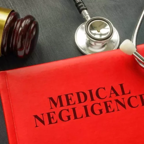 Ruby Hall Clinic, Orthopaedic surgeon slapped Rs 85k compensation over failure to detect hip fracture