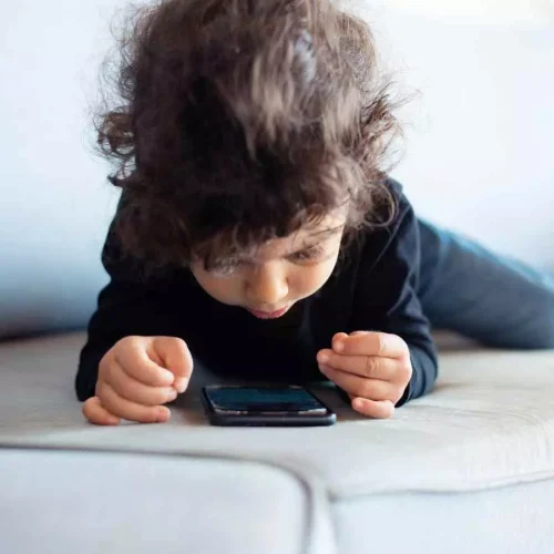 Too much screen time may be hurting kids’ hearts: Study